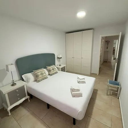 Panther Pureza Apartment Seville